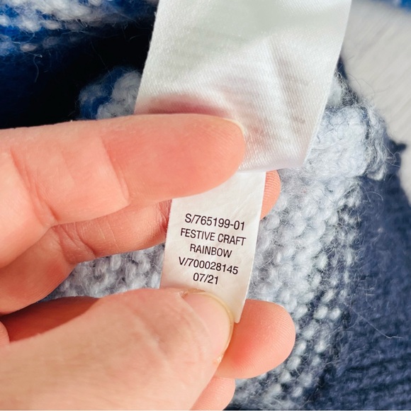 Old Navy Women's Rainbow Striped Sweater Size Small - Picture 7 of 7